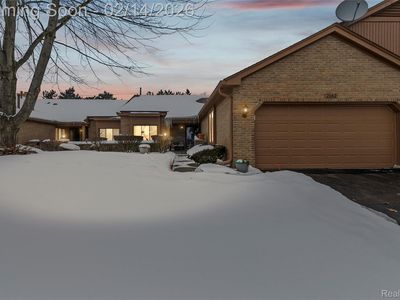 2162 London Bridge Dr