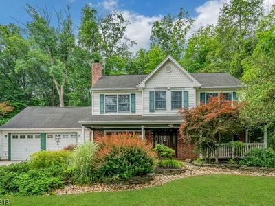72 Mountain Ave