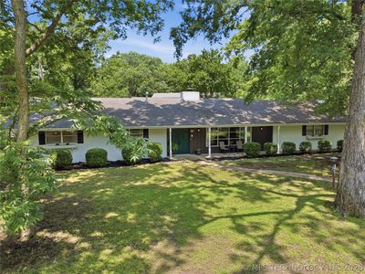 1015 Brookside Pkwy