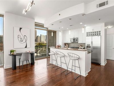 270 17th St NW UNIT 802