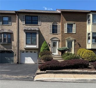 Property at 107 Glenwood Dr, Monroeville, PA