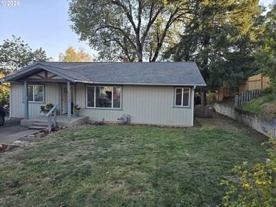954 NE Madrona Dr