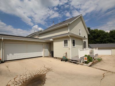 5592 Wickford Ln