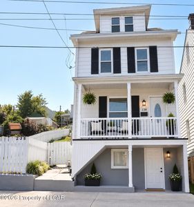 238 Broad St