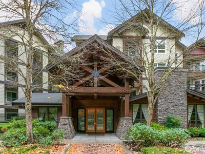 18707 SE Newport Way #102