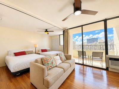 2240 Kuhio Ave APT 1607