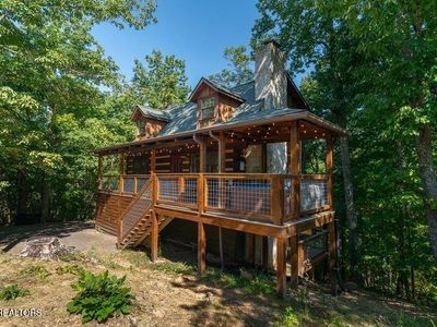 1126 E Foothills Dr