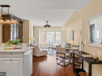 130 S 18th St Unit 609