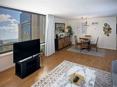 430 Lewers St #1904