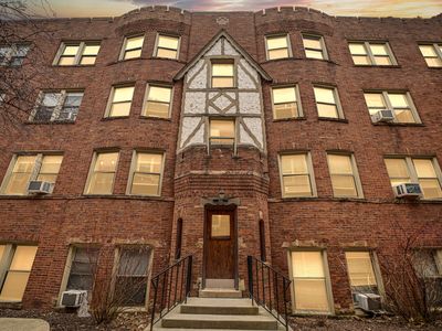 4126 N Kedvale Ave APT 202