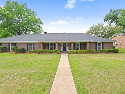 1290 Spring Valley Dr E