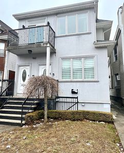 962 E 14th St #1