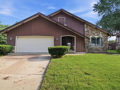 Property at 325 E Parkway Estates DRIVE, Oak Creek, WI