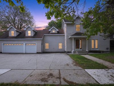 1109 S Genesee Dr