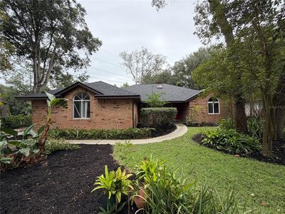 329 SUN OAKS COURT