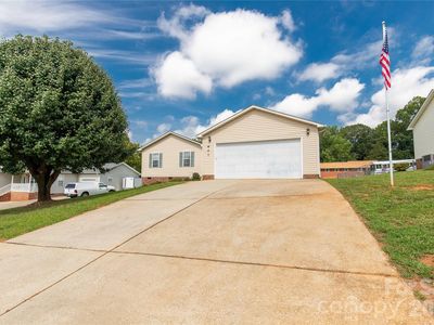 607 Helms Dr