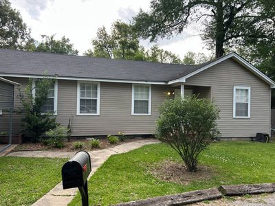 810 Mercury Ln