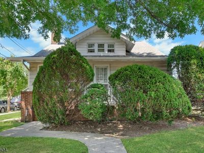 111 Van Winkle Ave