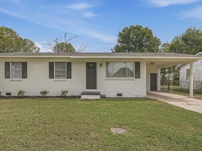 1209 Mary St