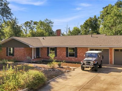 910 Pershing Dr