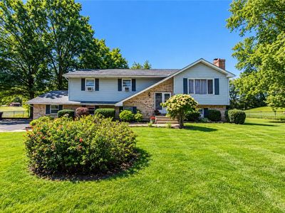 Property at 121 Scenic Ct, Mount Bethel, PA