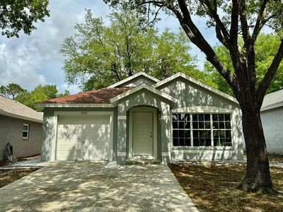 Property at 908 Cape Cod Cir, Valrico, FL