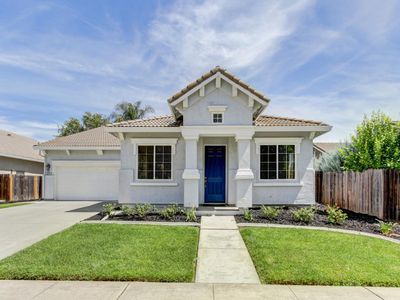 679 Alcantar Cir