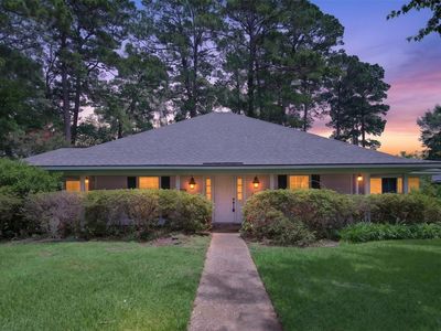 10005 Thornwood Dr