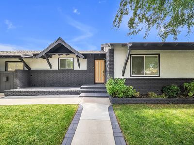 10326 Gothic Ave