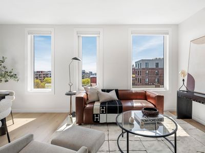 2 Maverick Sq #Penthouse 605