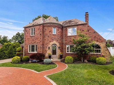 130 Crestview Dr