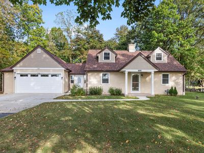 8621 Halverson ROAD