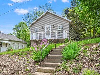 111 N Dodge St