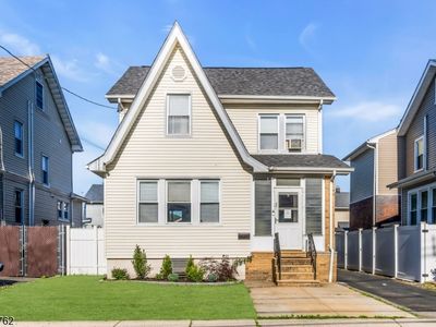 37 Fairway Ave