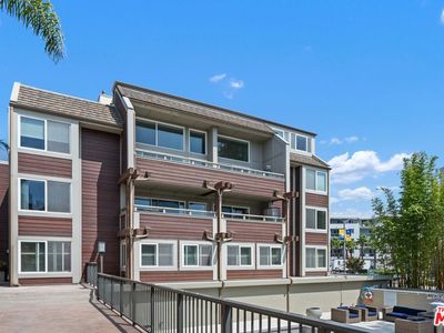 4200 Via Dolce APT 230