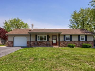 17 S Hollander Rd