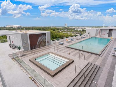 2000 Metropica Way #801