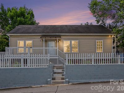 227 Hilltop Ave SW