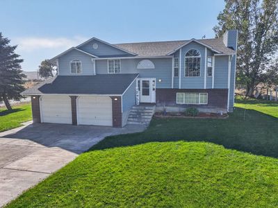 307 E Rich Ln