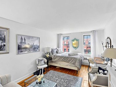319 E 73rd St APT 5A