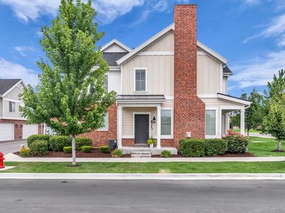 831 E Oakhampton Dr