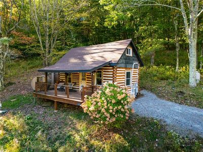 411 Apple Valley Road