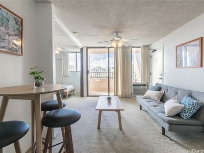 2240 Kuhio Ave APT 1807