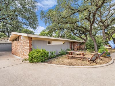 2112 Gregory Ln