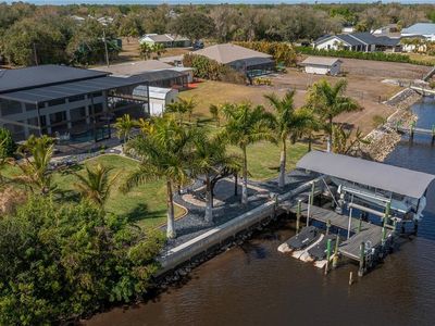 2424 Harbour Dr