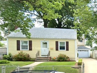144 Hereford St