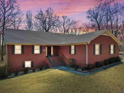 2050 Hickory Trl NE