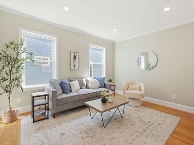 574 Washington St #2