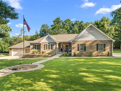 203 Lakeview Dr