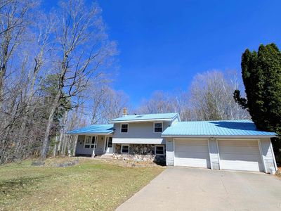 1390 N Vandenboom Ave